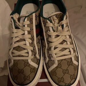Gucci tennis shoes